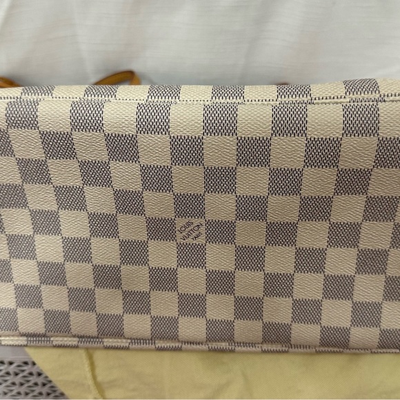 Luis Vuitton tote bag mediam size - Picture 4 of 10